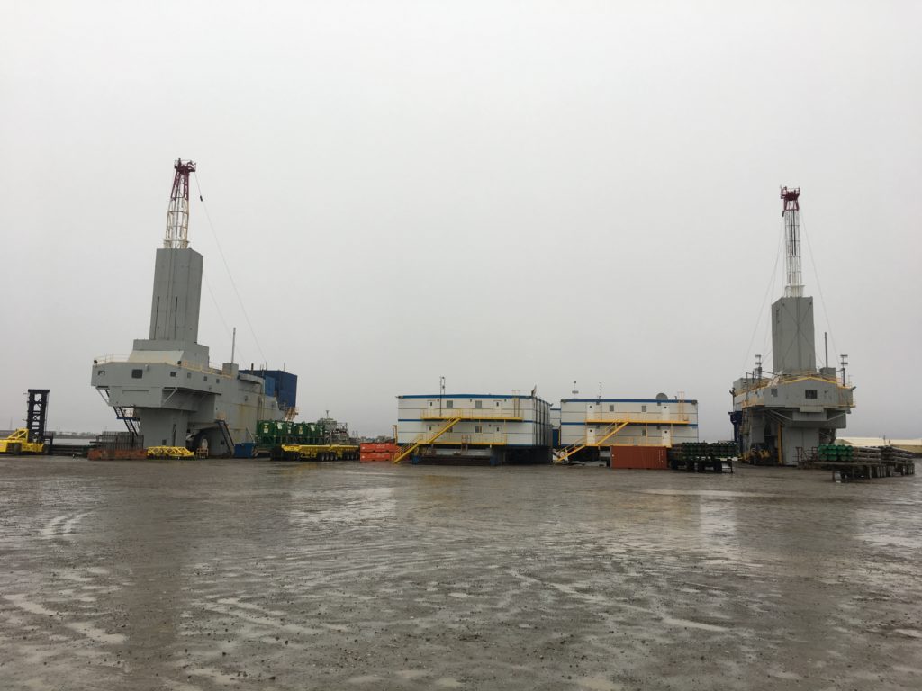 Rigs on hold, Deadhorse