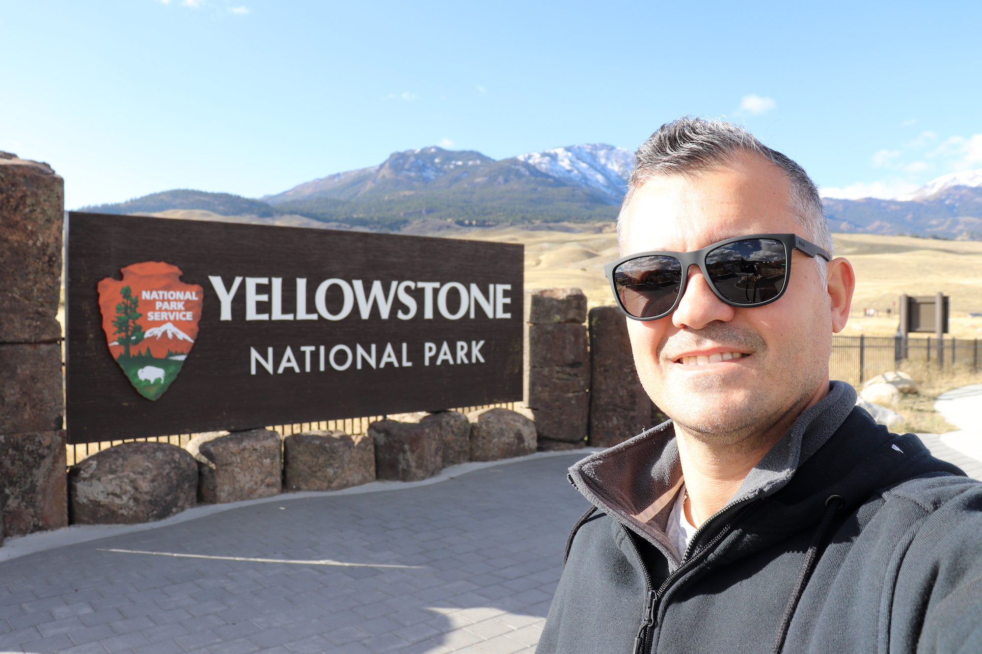 Entrance Yellowstone NP