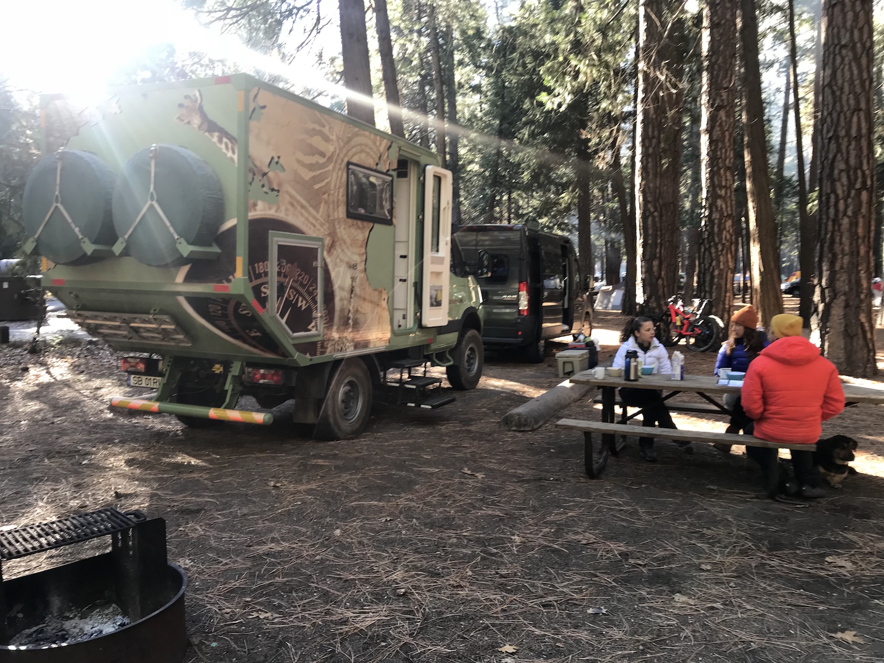 Early lovely breakfast in Yosemite with our new friends :-)