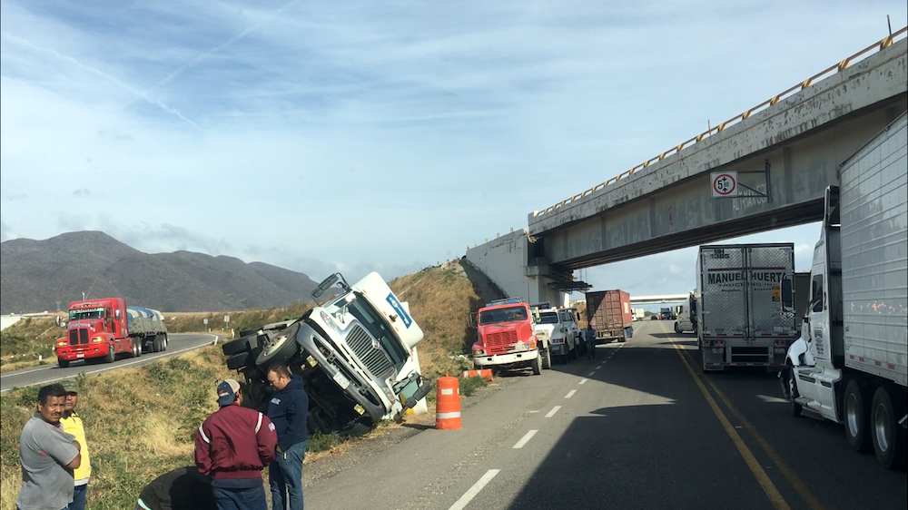 Truck overturn by the wind in La Ventosa area, Mexico 