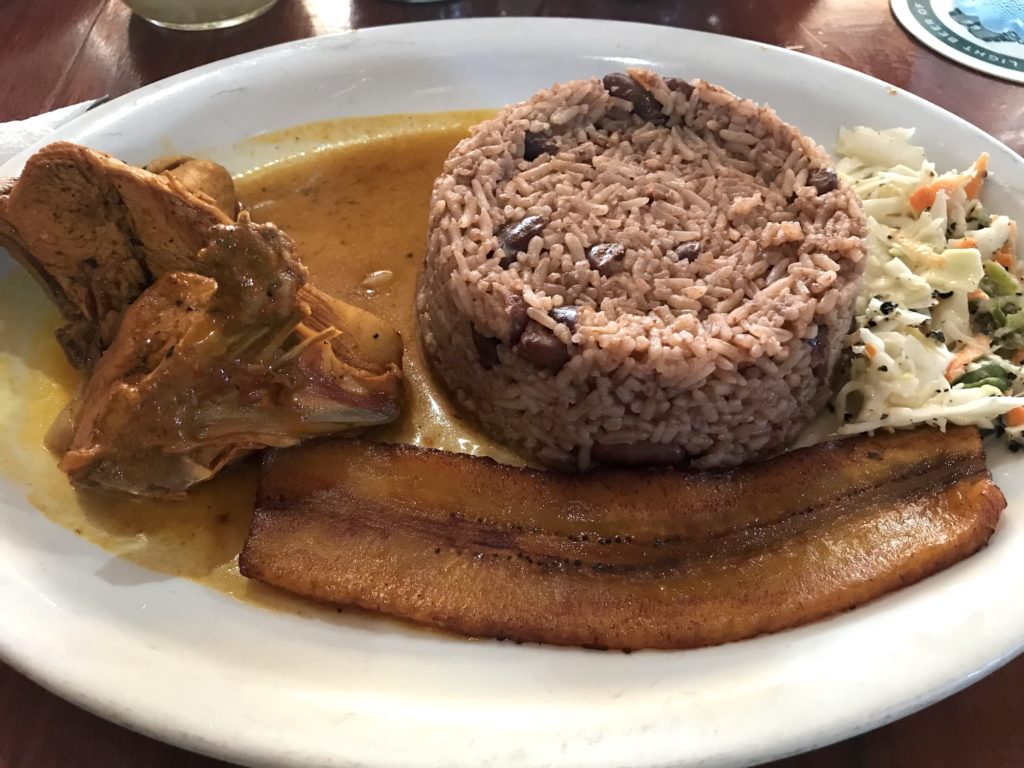 Chicken with rice and fried plantain