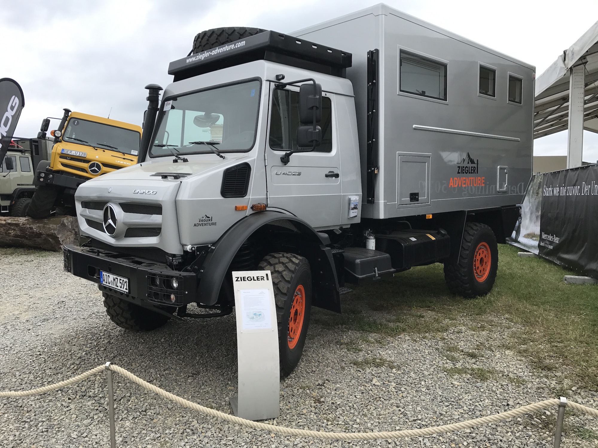JP's type of expedition truck, Mercedes-Benz Unimog